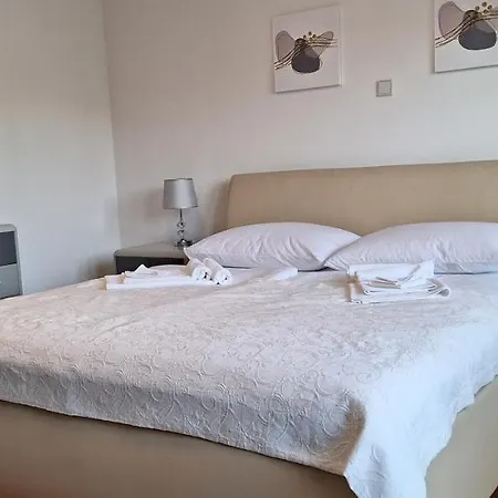 Apartment Dia Split