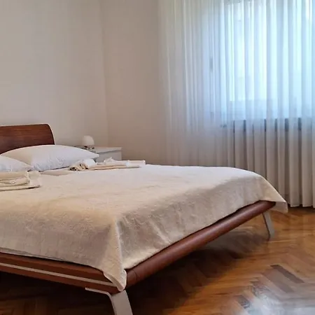 Apartment Dia *