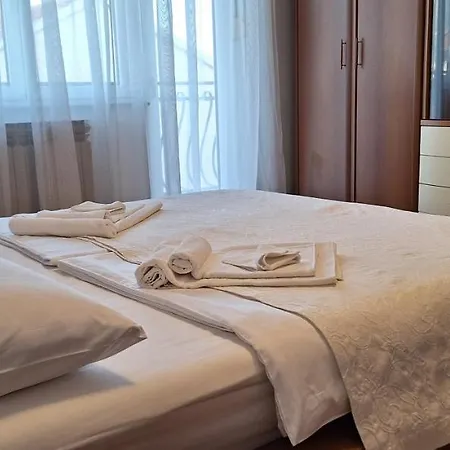 Dia Apartment